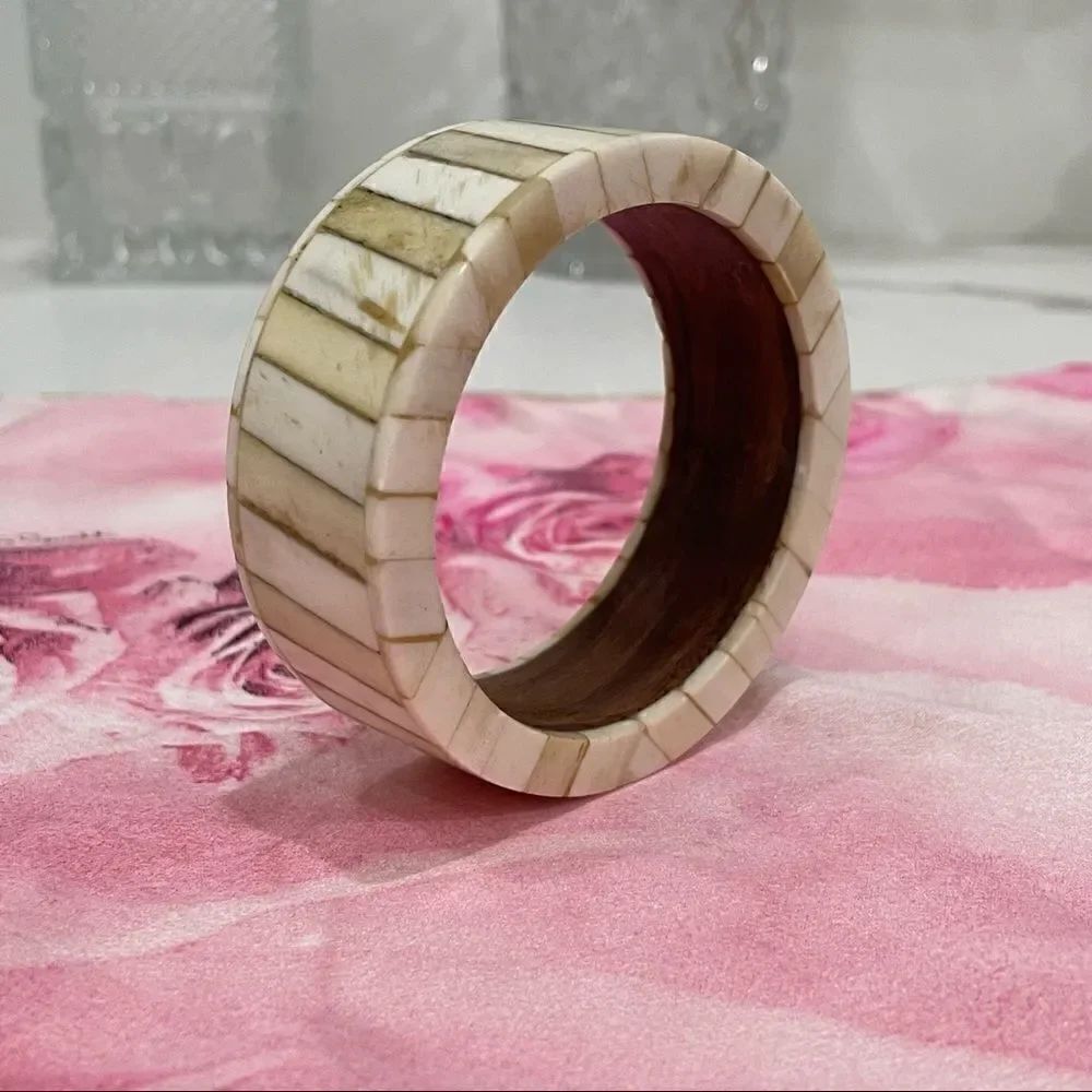VINTAGE  Inlaid Bone Indonesian Oversize White Wood Bangle Bracelet